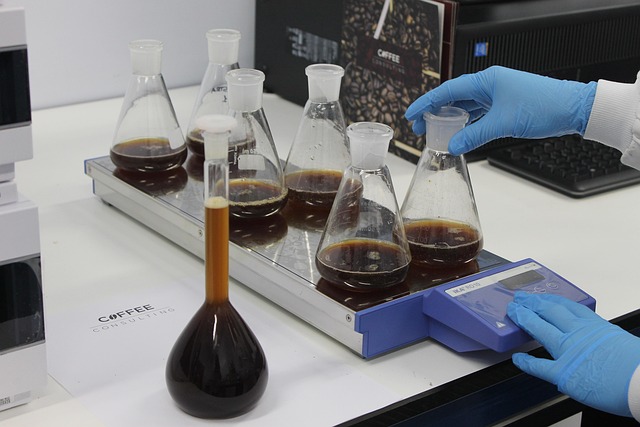 dmdee雙嗎啉二乙基醚在水性聚氨酯分散體中的應用,促進快速固化和性能提升。