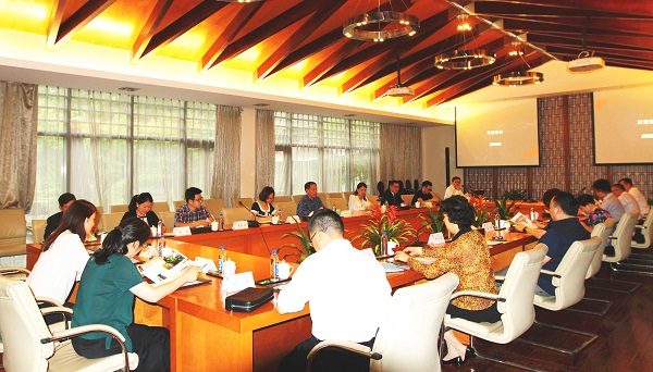 北京銀行總行領導一行到訪我司考察交流